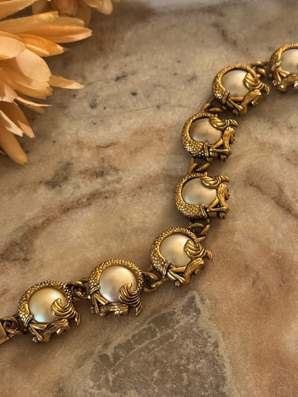 VTG Aged Gold-Tone Sculptural Mermaid Design Pearl Link Bracelet